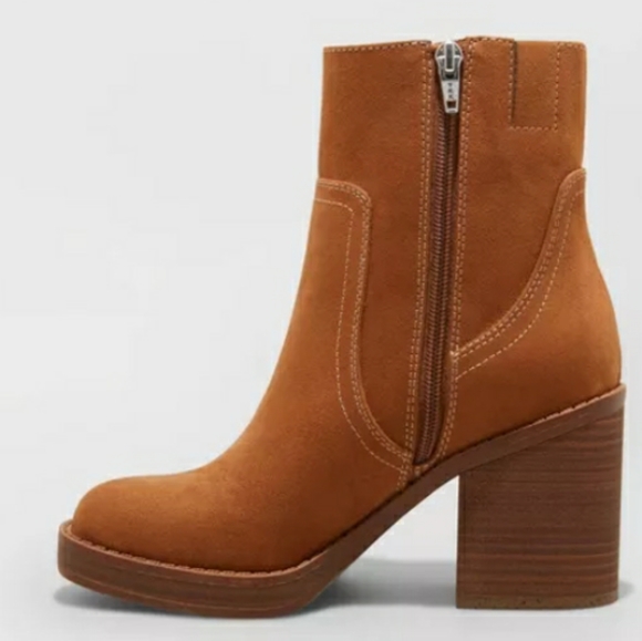 NWT Lilyan Platform Boots - Picture 2 of 6